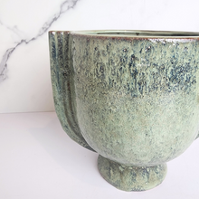 Load image into Gallery viewer, The Leaferie Torin green flowerpot. ceramic material
