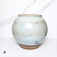 Load image into Gallery viewer, Aether Flowerpot (2 Colours)

