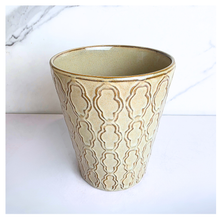 Load image into Gallery viewer, Vionna Flowerpot
