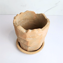 Load image into Gallery viewer, Yngvild Terracotta Flowerpot with tray
