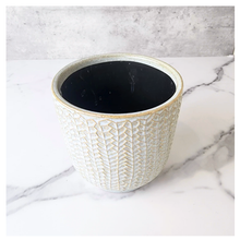 Load image into Gallery viewer, Lei Flowerpot
