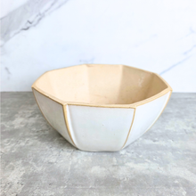 Load image into Gallery viewer, Rialto Flowerpot
