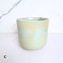 Load image into Gallery viewer, The Leaferie Samira pot. 3 colours ceramic pot
