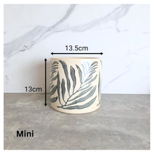 Load image into Gallery viewer, Leif Flowerpot (2 sizes)
