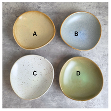 Load image into Gallery viewer, The Leaferie Izen trays. 4 colors ceramic tray
