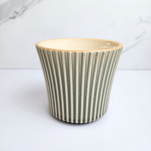 Load image into Gallery viewer, The Leaferie Waara ceramic pot.
