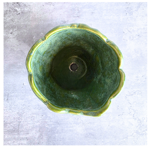 Load image into Gallery viewer, Clover flowerpot. green colour ceramic pot. the Leaferie
