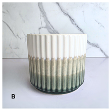 Load image into Gallery viewer, The Leaferie Galia flowerpot . 2 colours yellow and green.
