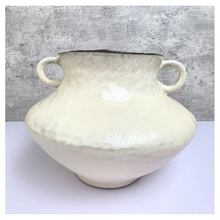 Load image into Gallery viewer, Haku Leaferie Signature White ceramic pot with handles .
