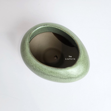 Load image into Gallery viewer, The Leaferie green shallow pot.ceramic flowerpot
