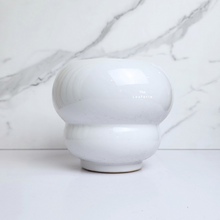 Load image into Gallery viewer, The Leaferie Varden white ceramic pot.
