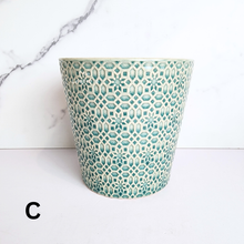 Load image into Gallery viewer, The Leaferie Vana Flowerpot. 3 colours ceramic pot
