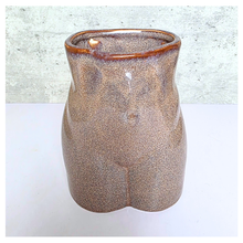 Load image into Gallery viewer, Evia Ceramic vase with speckled texture on a light background, featuring the brand &#39;LEAFERIE&#39;.
