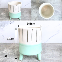 Load image into Gallery viewer, Rosalie Flowerpot
