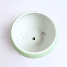 Load image into Gallery viewer, The Leaferie Ivy green pot. ceramic material
