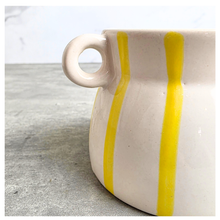 Load image into Gallery viewer, Corin Flowerpot
