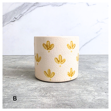 Load image into Gallery viewer, Petit Flowerpot (Series 21)

