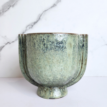 Load image into Gallery viewer, The Leaferie Torin green flowerpot. ceramic material
