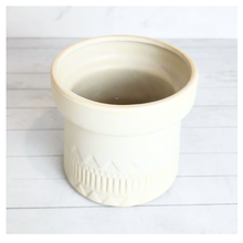 Load image into Gallery viewer, Reign Flowerpot
