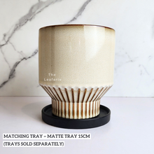 Load image into Gallery viewer, The Leaferie Natalie pot. ceramic material and beige colour.
