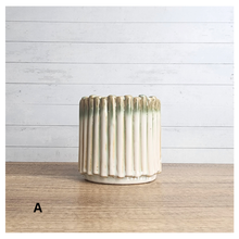 Load image into Gallery viewer, Olympia Flowerpot (2 designs)
