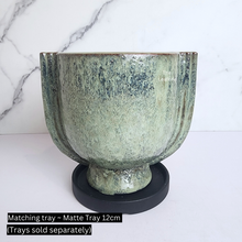 Load image into Gallery viewer, The Leaferie Torin green flowerpot. ceramic material
