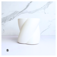 Load image into Gallery viewer, Synnove Flowerpot
