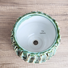 Load image into Gallery viewer, The Leaferie Handmade HAVN flowerpot. ceramic material green colour
