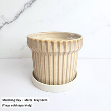 Load image into Gallery viewer, The Leaferie Willow beige flowerpot. ceramic material
