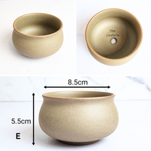 Load image into Gallery viewer, The Leaferie Yale flowerpots. 6 designs ceramic grey pots
