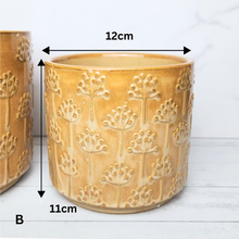 Load image into Gallery viewer, Yves Flowerpot
