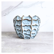 Load image into Gallery viewer, Jin Flowerpot
