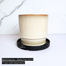 Load image into Gallery viewer, The Leaferie Tove ceramic pot. 2 colours.
