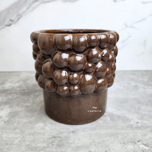 Load image into Gallery viewer, The Leaferie Kokko pot. 2 colours ceramic pot. beige and chocolate colour B
