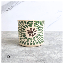 Load image into Gallery viewer, Petit Flowerpot (Series 21)
