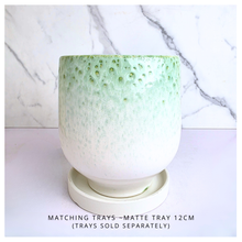 Load image into Gallery viewer, Calista Green textured vase on a marble background with 'LEAFERIE' branding.

