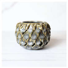 Load image into Gallery viewer, Handmade Solonge Flowerpot
