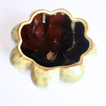 Load image into Gallery viewer, Beaumont Flowerpot (2 sizes)

