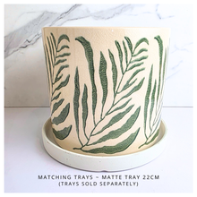 Load image into Gallery viewer, Leif Ceramic planter with leaf pattern on a white background, featuring the brand 'LEAFERIE'.

