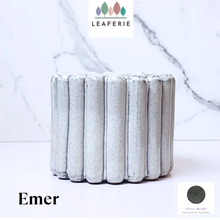 Load image into Gallery viewer, Emer Flowerpot
