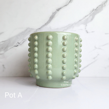 Load image into Gallery viewer, The Leaferie Lindy planter. 2 colours beige and green. ceramic planter. view of Pot A
