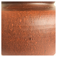 Load image into Gallery viewer, pico Ceramic pots with &#39;Leaferie&#39; branding on a white background. 2 colours

