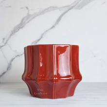 Load image into Gallery viewer, The Leaferie Pomme Red ceramic glossy pot.
