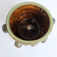 Load image into Gallery viewer, The Leaferie Maisie ceramic pot with 2 sizes. 
