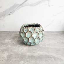 Load image into Gallery viewer, The Leaferie Judit pot. 2 sizes ceramic pot
