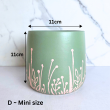 Load image into Gallery viewer, Leaferie seraya  floral pot. 3 colours ceramic pot
