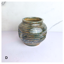 Load image into Gallery viewer, Dune Four ceramic pot with &#39;Dune&#39; design and &#39;LEAFeERIE&#39; branding on a white background.
