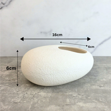 Load image into Gallery viewer, The Leaferie Saul shallow white pot. ceramic material
