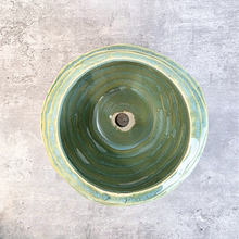 Load image into Gallery viewer, Laurel Flowerpot (2 Colors)
