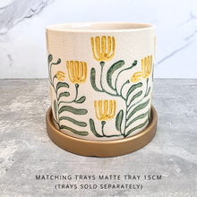 Load image into Gallery viewer, Emmett Flowerpot
